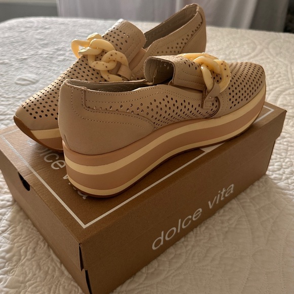 Dolce Vita Women's Jhenee Perforated Sneaker - Picture 5 of 10